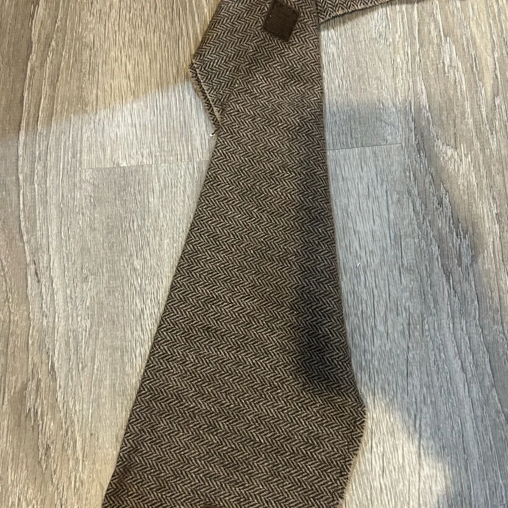 Brown Herringbone Men's Scarf - Unbranded with Velcro closure 50 in x 5 1/2 in